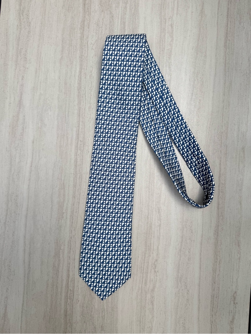 Vineyard Vines custom collection Harbourvest navy white geometric silk neck tie
